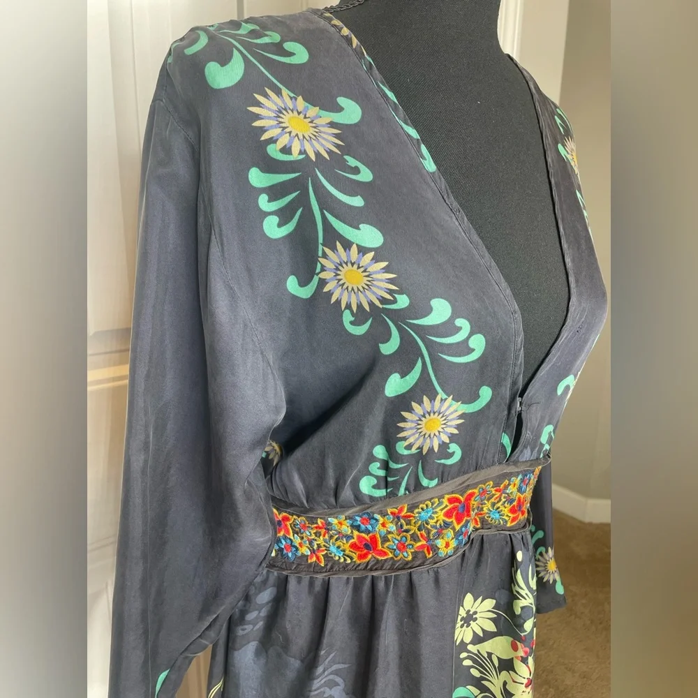 Johnny Was Silk Floral Tunic Embroidered Waistband and Tie Waist in Back Size XL - Picture 12 of 13